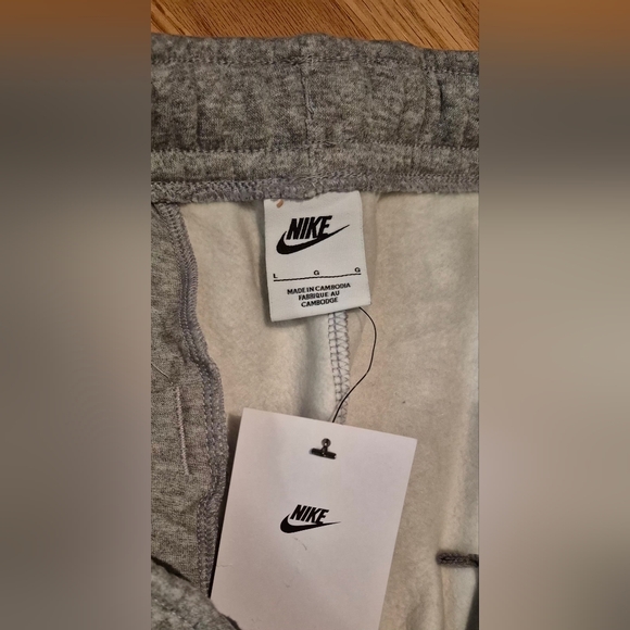 NEW Nike Men's Large Light Gray Solo Swish Joggers NWT - Picture 5 of 7